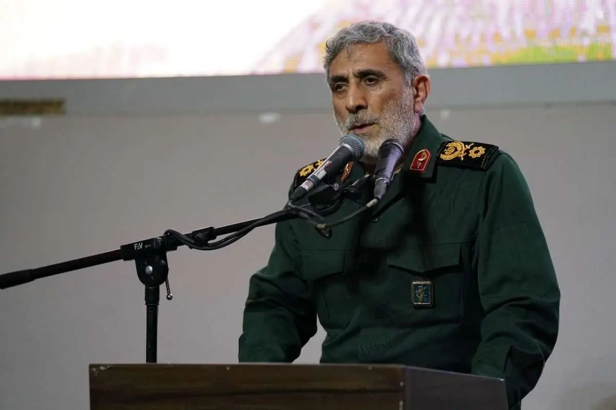 (عکس) حضور فرمانده سپاه قدس در یک مراسم ترحیم با ظاهری متفاوت