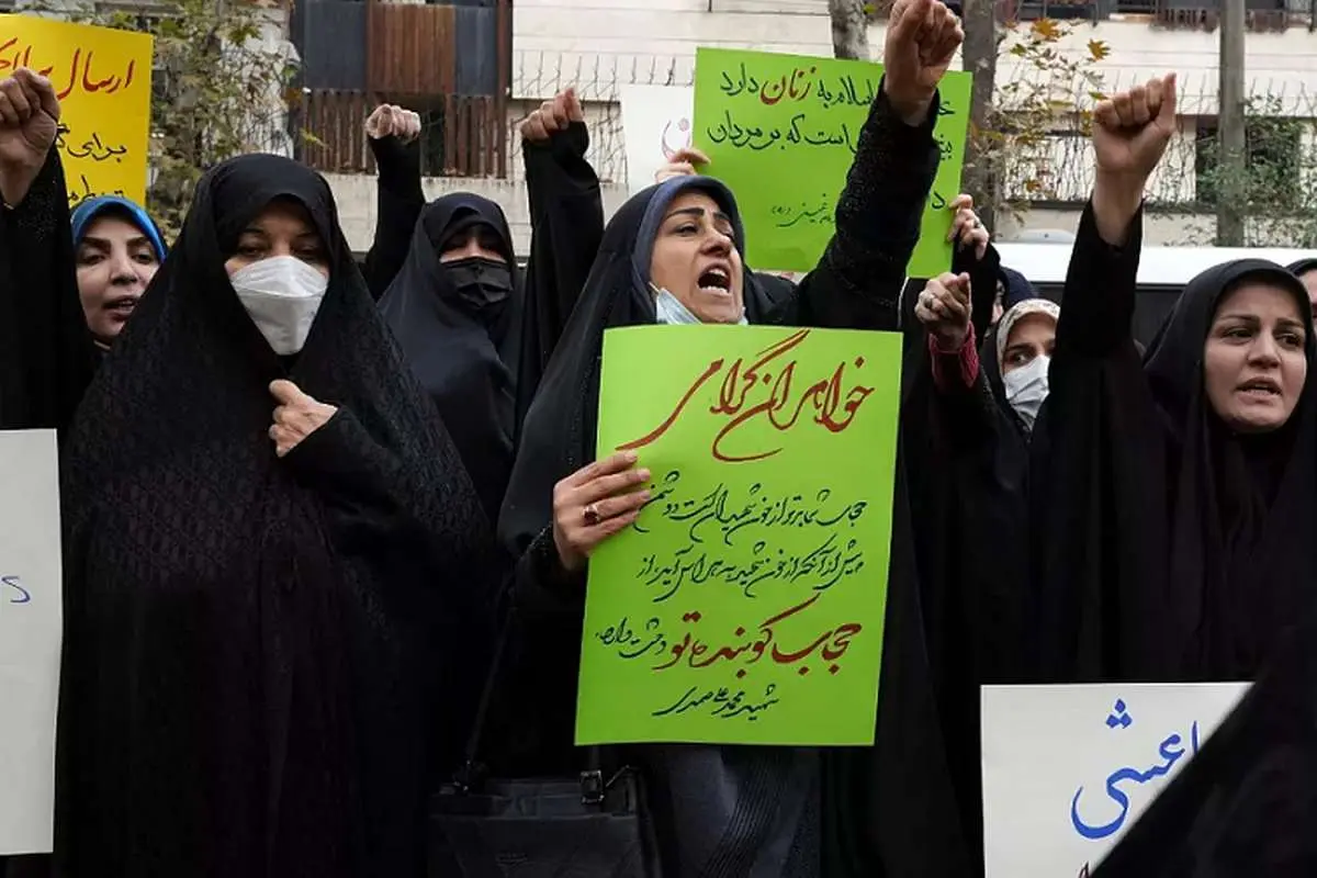 روزنامه اصولگرا: با اجرای لایجه حجاب شاهد درگیری‌هایی مانند نارنجستان خواهیم بود