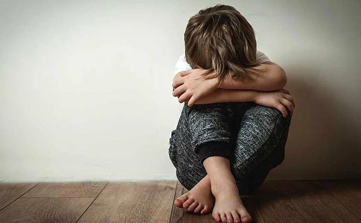 رد دندان‌های ناپدری بر بدن کودک ۶ ساله