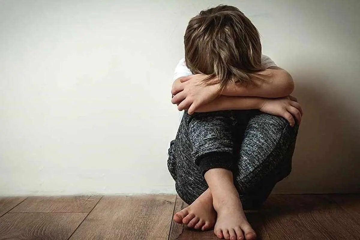 رد دندانهای ناپدری بر بدن کودک ۶ ساله