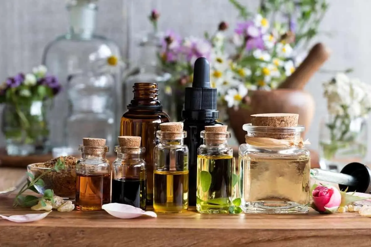 این ۸ روغن گیاهی ریزش موهایتان را متوقف میکنند