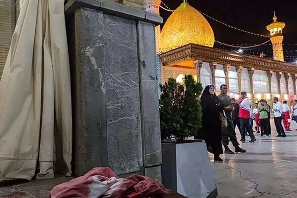 (ویدیو) خادم حرم شاهچراغ از زد و خورد با تروریست مهاجم میگوید: خونم به جوش آمده بود