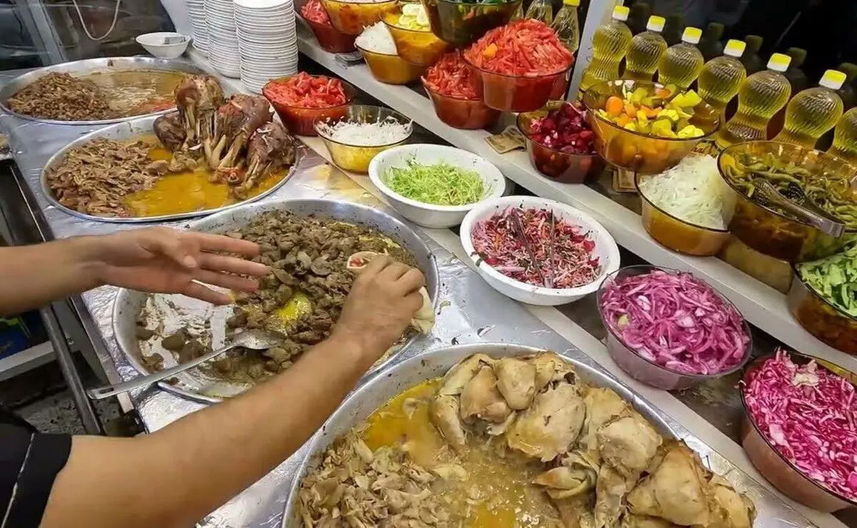 (ویدئو) سرو ساندویچ گوشت، مرغ و جگر گوسفند به قیمت 49 هزار تومان!