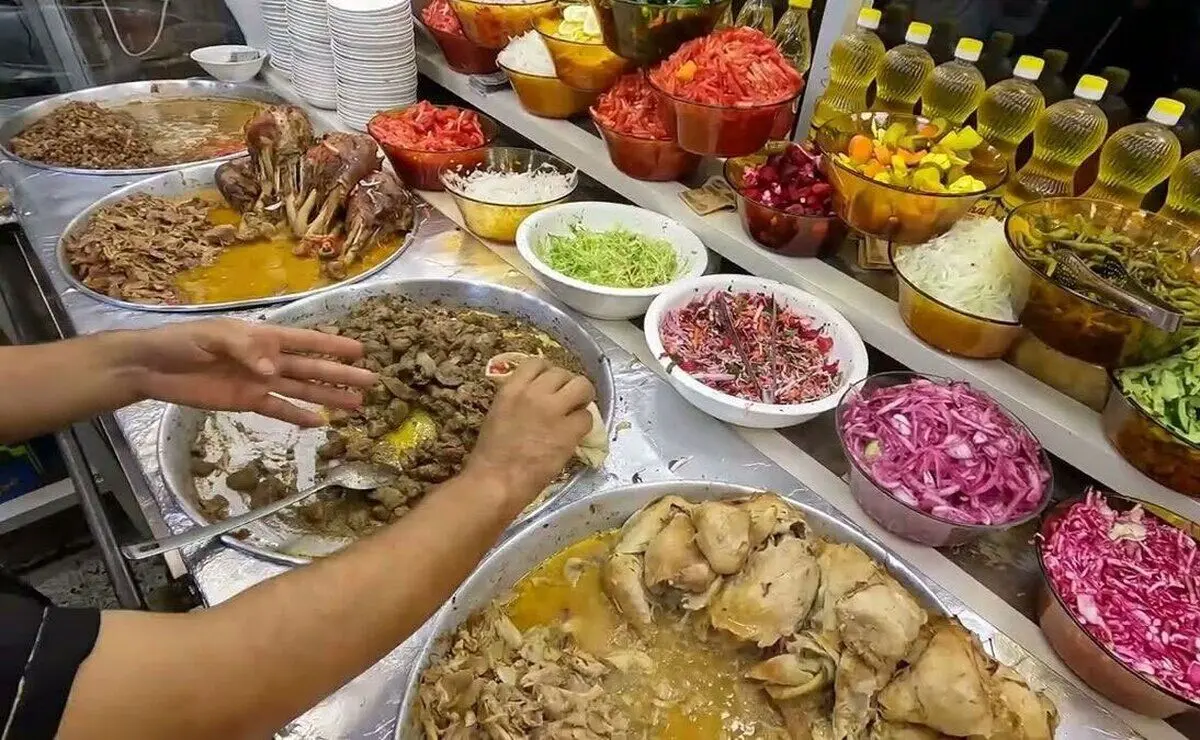 (ویدئو) سرو ساندویچ گوشت، مرغ و جگر گوسفند به قیمت 49 هزار تومان!