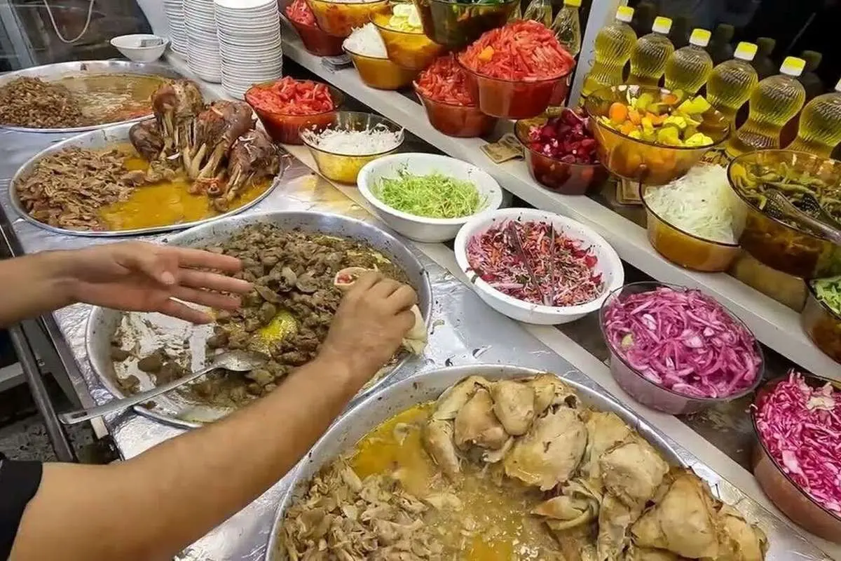 (ویدئو) سرو ساندویچ گوشت، مرغ و جگر گوسفند به قیمت 49 هزار تومان!