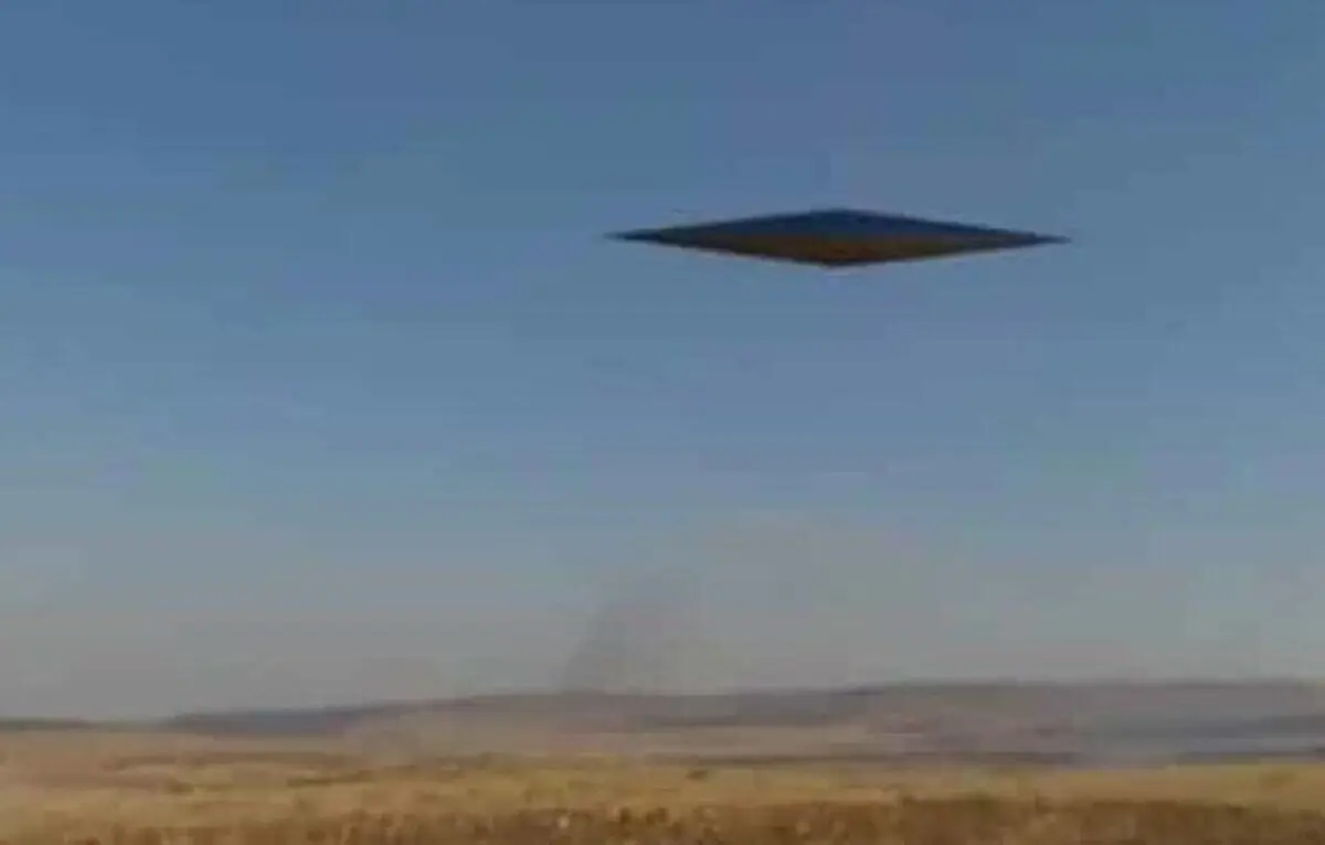 (عکس) جنجال بزرگ بر سر مشاهده این سایه عجیب در آسمان آرژانتین!