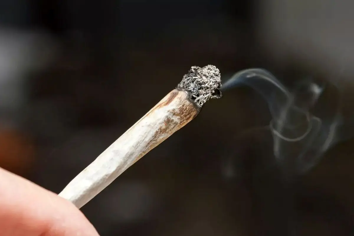 (عکس) تبلیغ جالب سیگار ایرانی در ۹۰ سال قبل