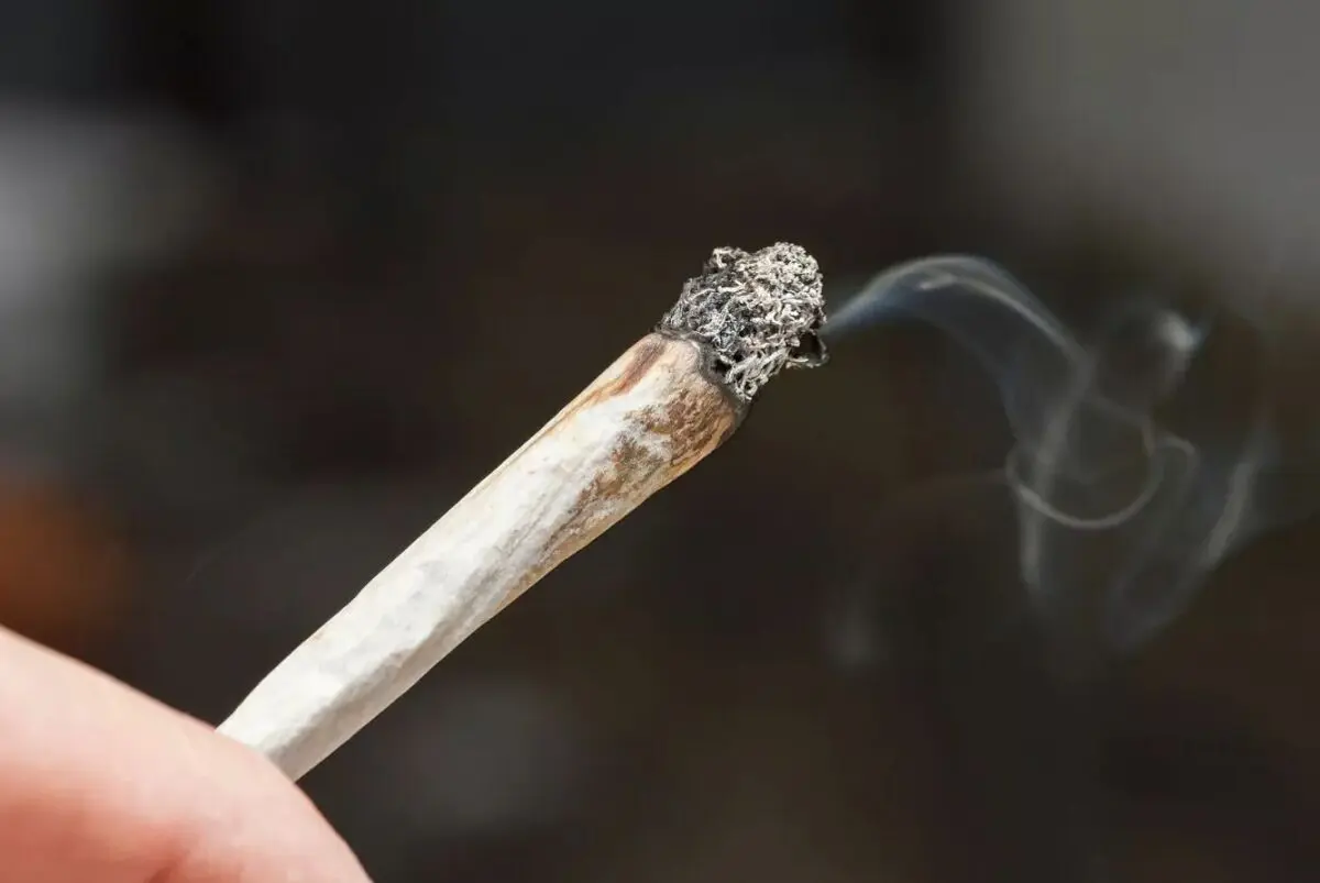 (عکس) تبلیغ جالب سیگار ایرانی در ۹۰ سال قبل