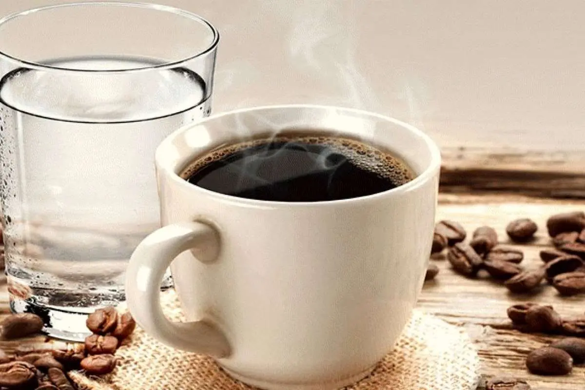 دلیل سرو آب کنار قهوه چیه؟