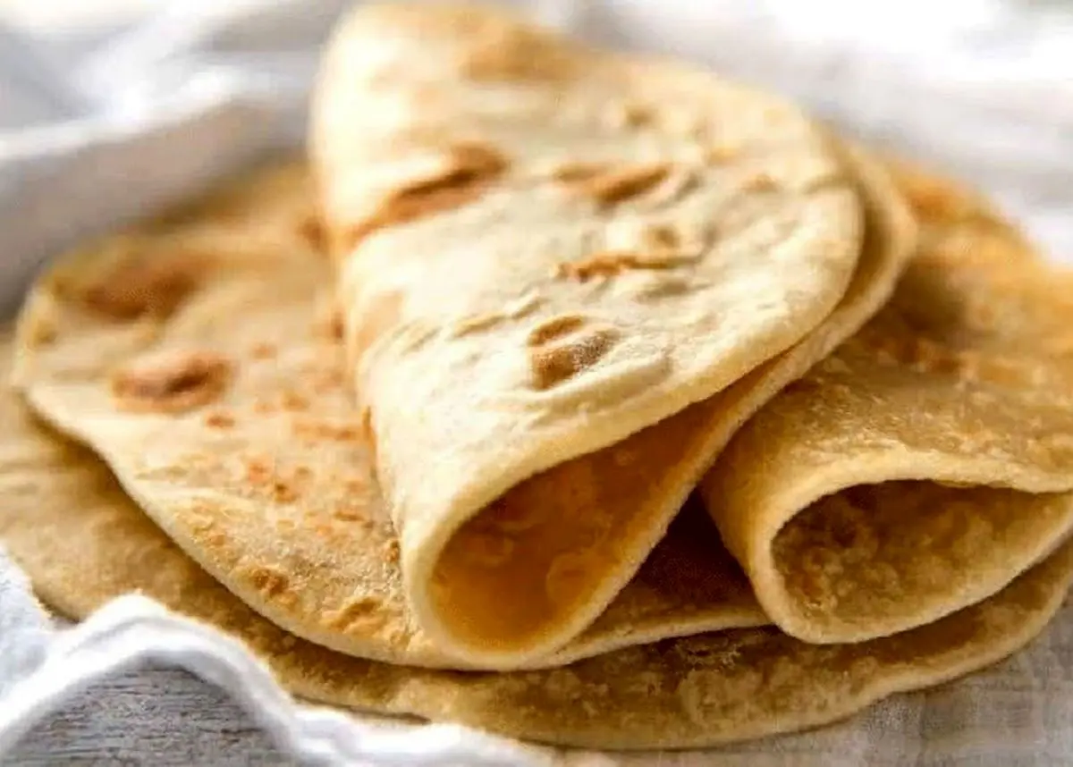 (ویدئو) به همین سادگی، بدون فر و فقط با ماهیتابه نون لواش درست کن