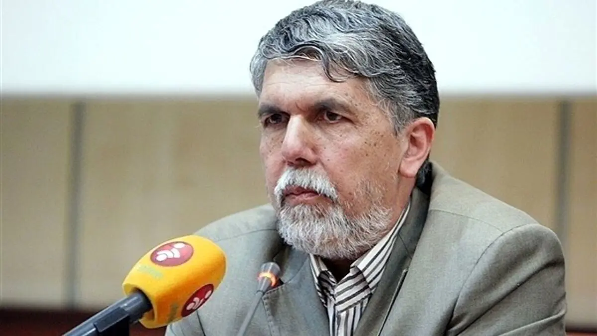 واکنش صالحی به اخراج اساتید: بیهوده مهندسی دانش نکنیم