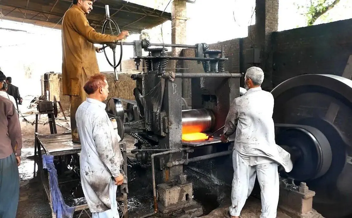 (ویدئو) فرایند باورنکردنی و عجیب تولید ابزار آلات جراحی در پاکستان