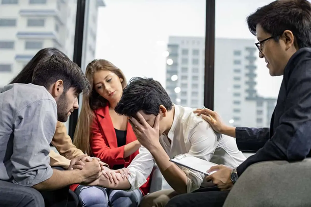 در چه شرایطی به مشاور خانواده مراجعه کنیم؟ فواید مشاوره خانواده