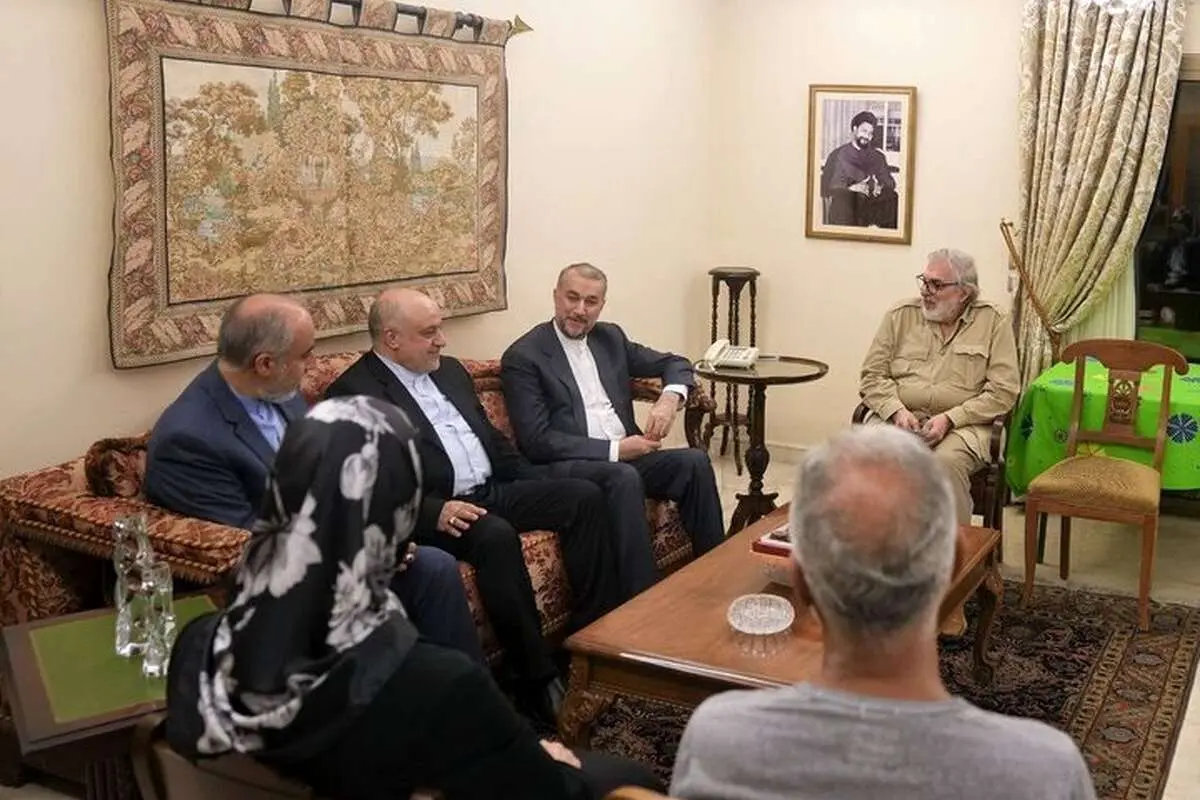 (عکس) امیرعبداللهیان به دیدار خانواده امام موسی صدر رفت