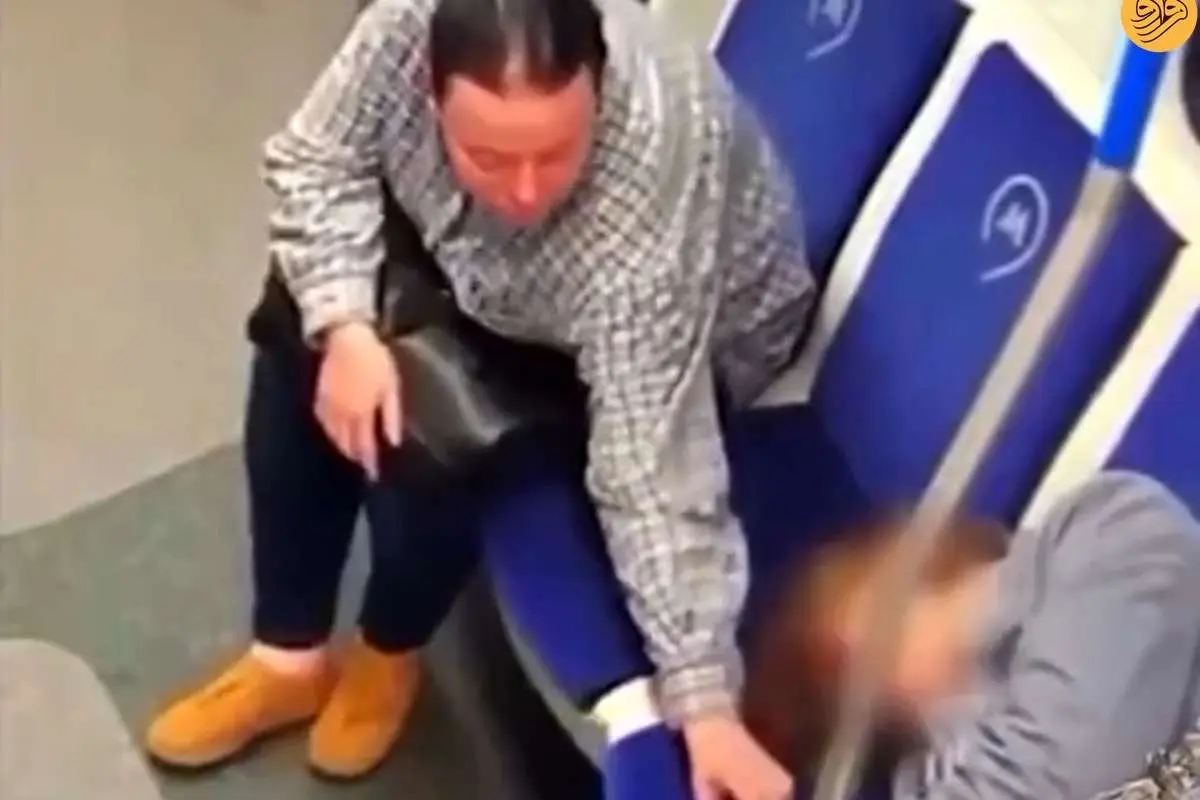 (ویدئو) سرقت موبایل مرد خوابیده در مترو توسط یک زن