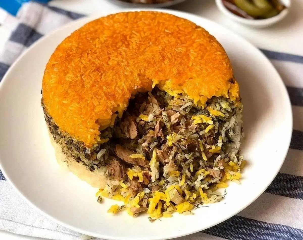 ۶ گام برای پخت یک ته چین تُن ماهی خوشمزه