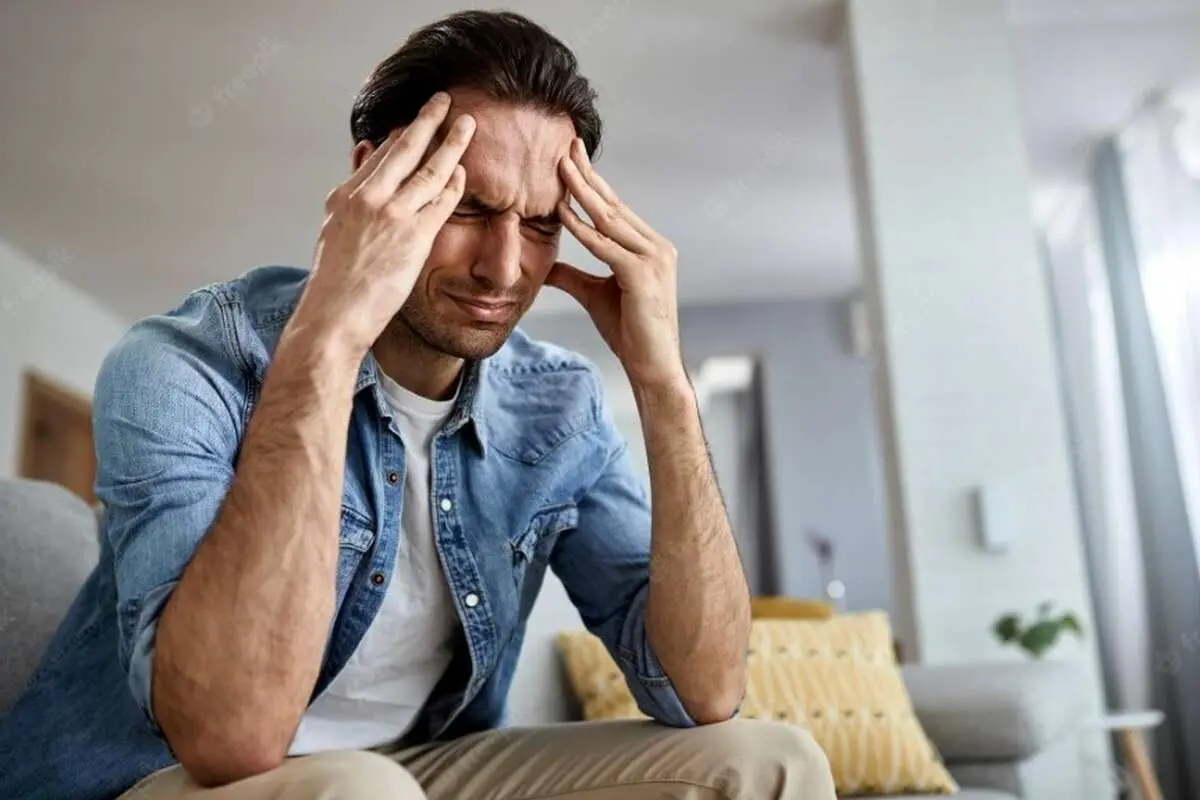 اگر هنگام سردرد این علائم را دارید حتما به پزشک مراجعه کنید