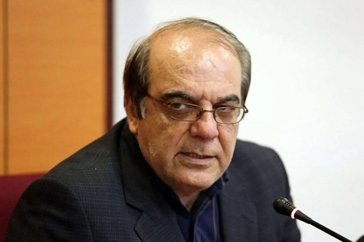 عباس عبدی: سیاست دخالت حداکثری نتیجهای جز فساد و رانت ندارد