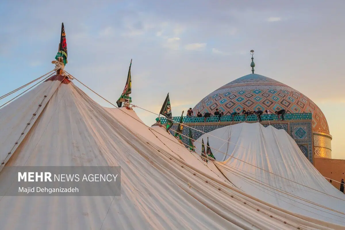 (تصاویر) مراسم سنتی پوش کشی در مسجد جامع یزد