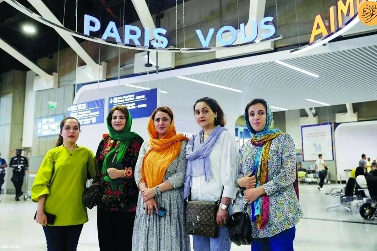 (ویدئو) انتقال پنج زن افغان از پاکستان به پاریس به خاطر «تهدید طالبان»