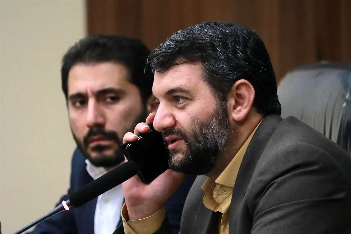 (تصاویر) سفر هیأت ۶۰ نفره با عبدالملکی به چین؛ یک دهه هشتادی بین همراهان!