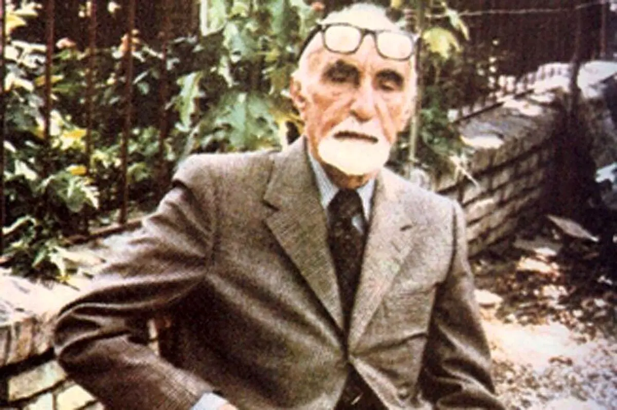 (عکس) مردی که یک میلیون متر مربع از اموالش را وقف کرد