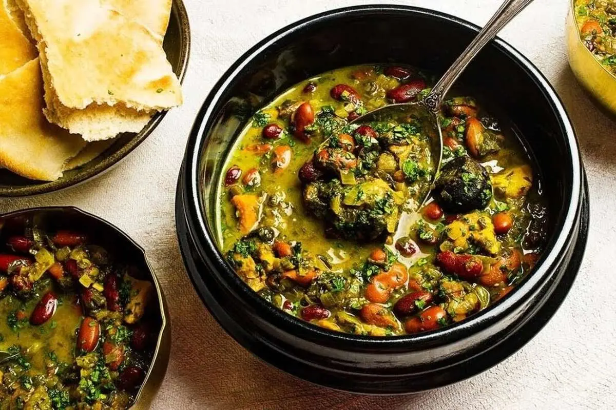 طرز تهیه قورمه سبزی با مرغ مجلسی و خوشمزه بهتر از رستوران