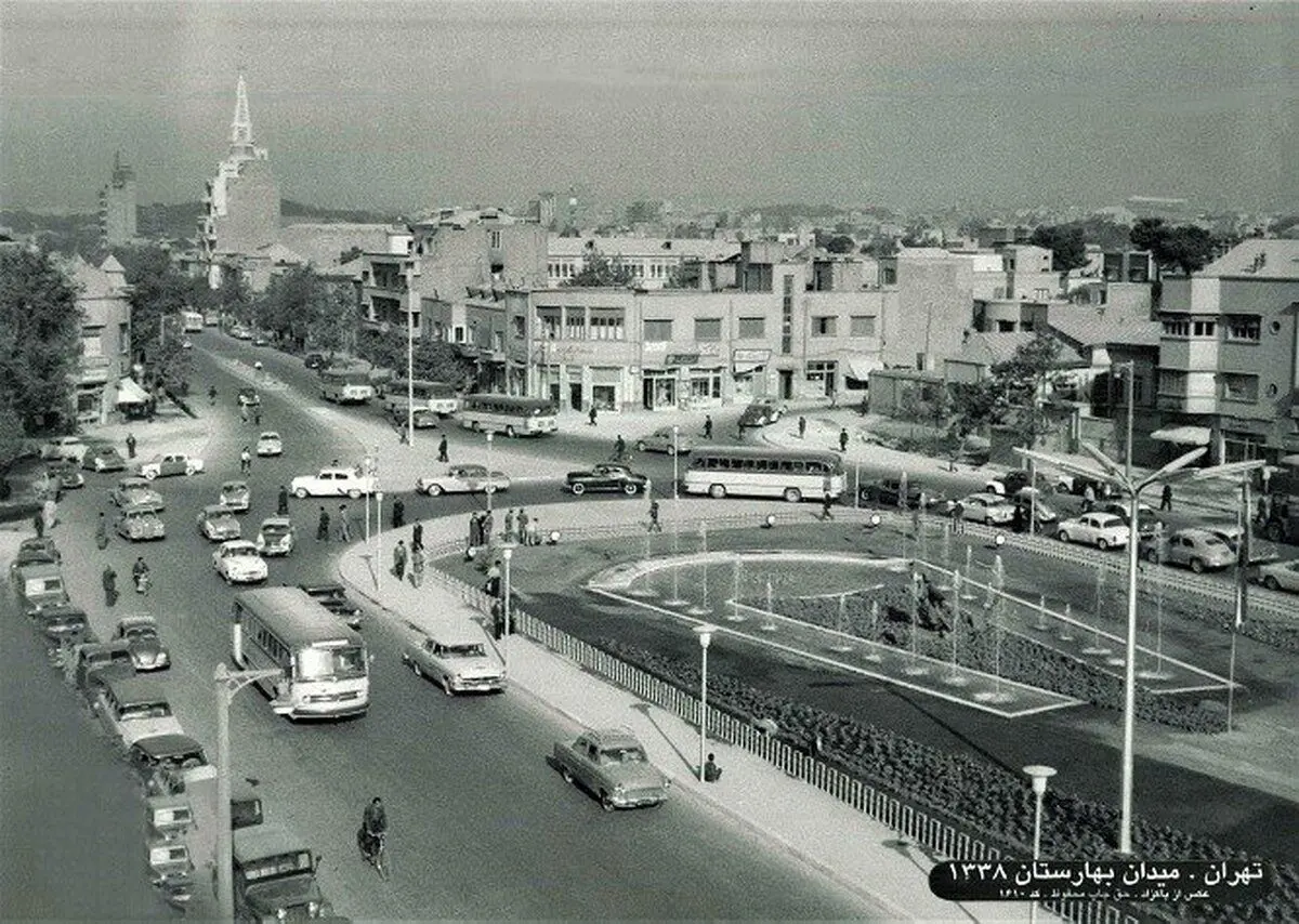 (عکس) میدان بهارستان ۶۵ سال قبل این شکلی بود