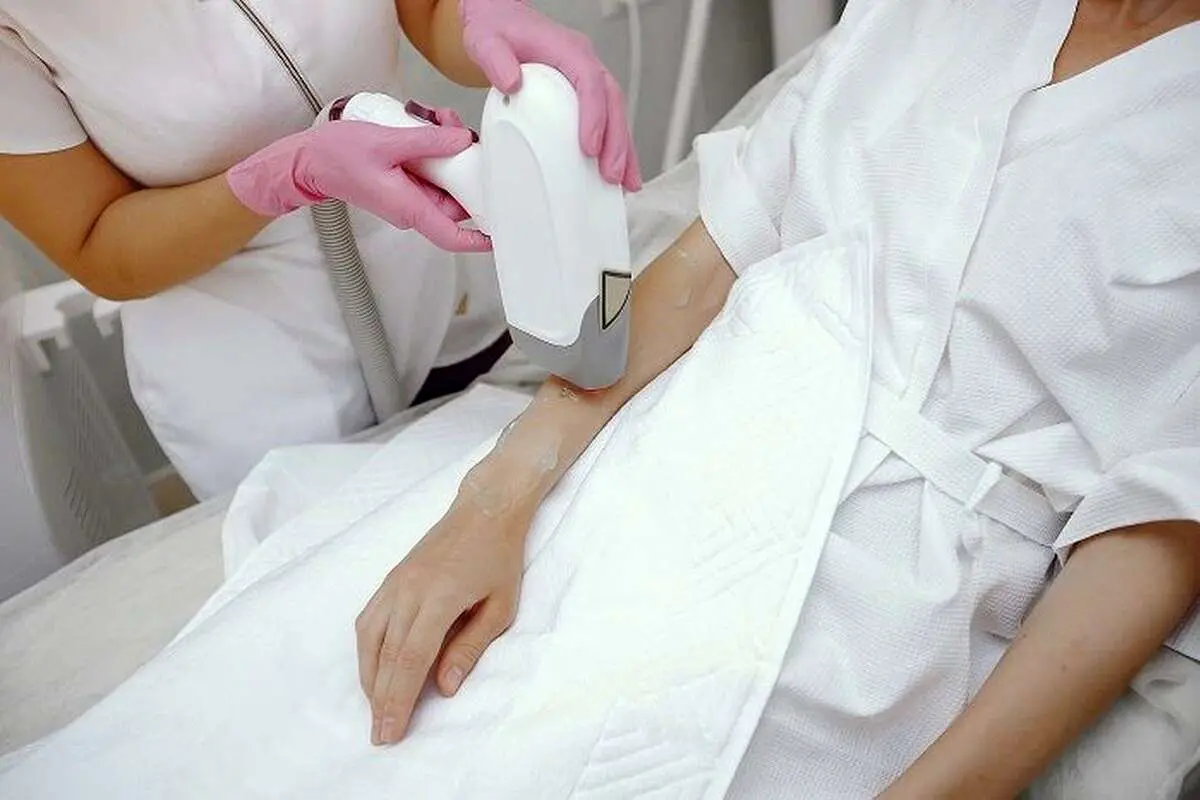 عوارض لیزر زیر بغل و بیکینی؛ هر آنچه باید بدانید