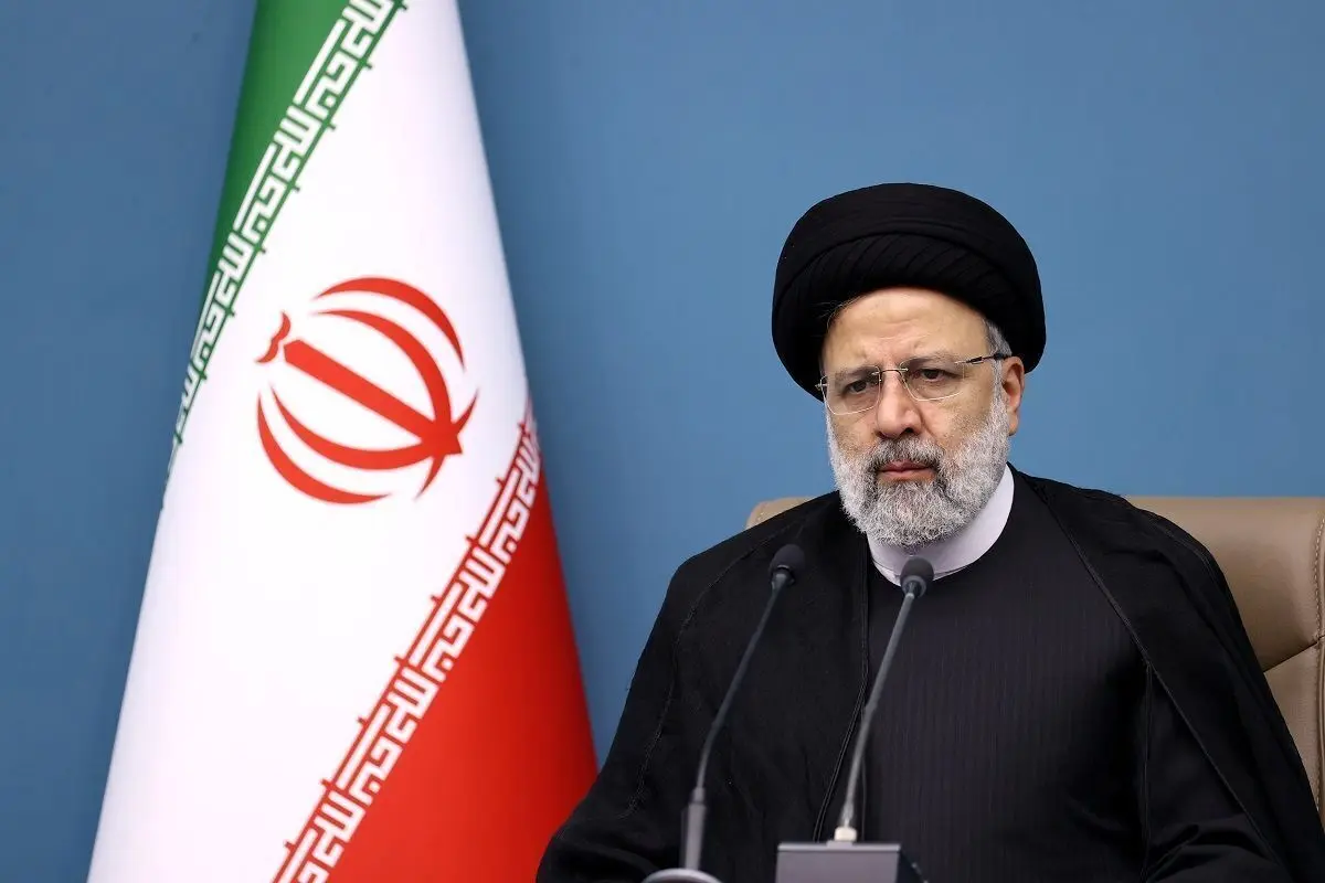 عکسی از ابراهیم رئیسی در نماز جمعه مشهد