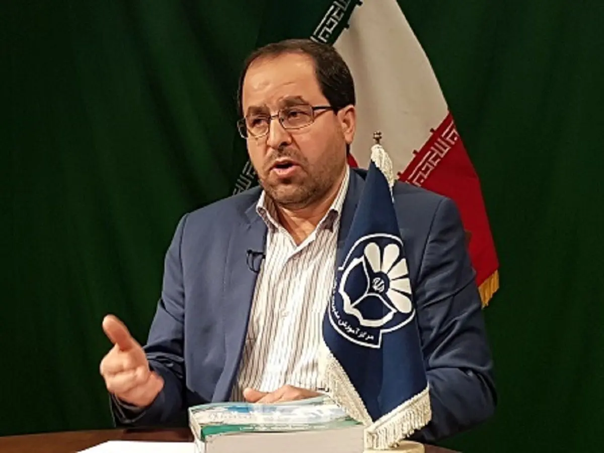 رییس دانشگاه تهران: برخی توقع استخدام مادام‌العمر دارند