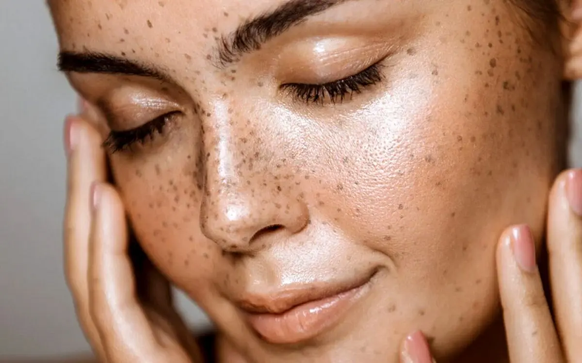 عادت های صبحگاهی که نمی دانستید به پوست صدمه می زنند