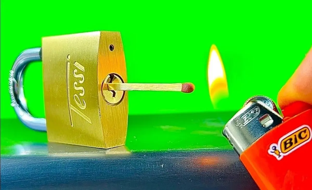(ویدئو) با یک چوب کبریت به راحتی قفل را باز کنید!