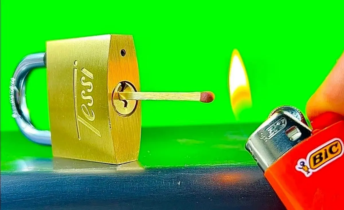 (ویدئو) با یک چوب کبریت به راحتی قفل را باز کنید!