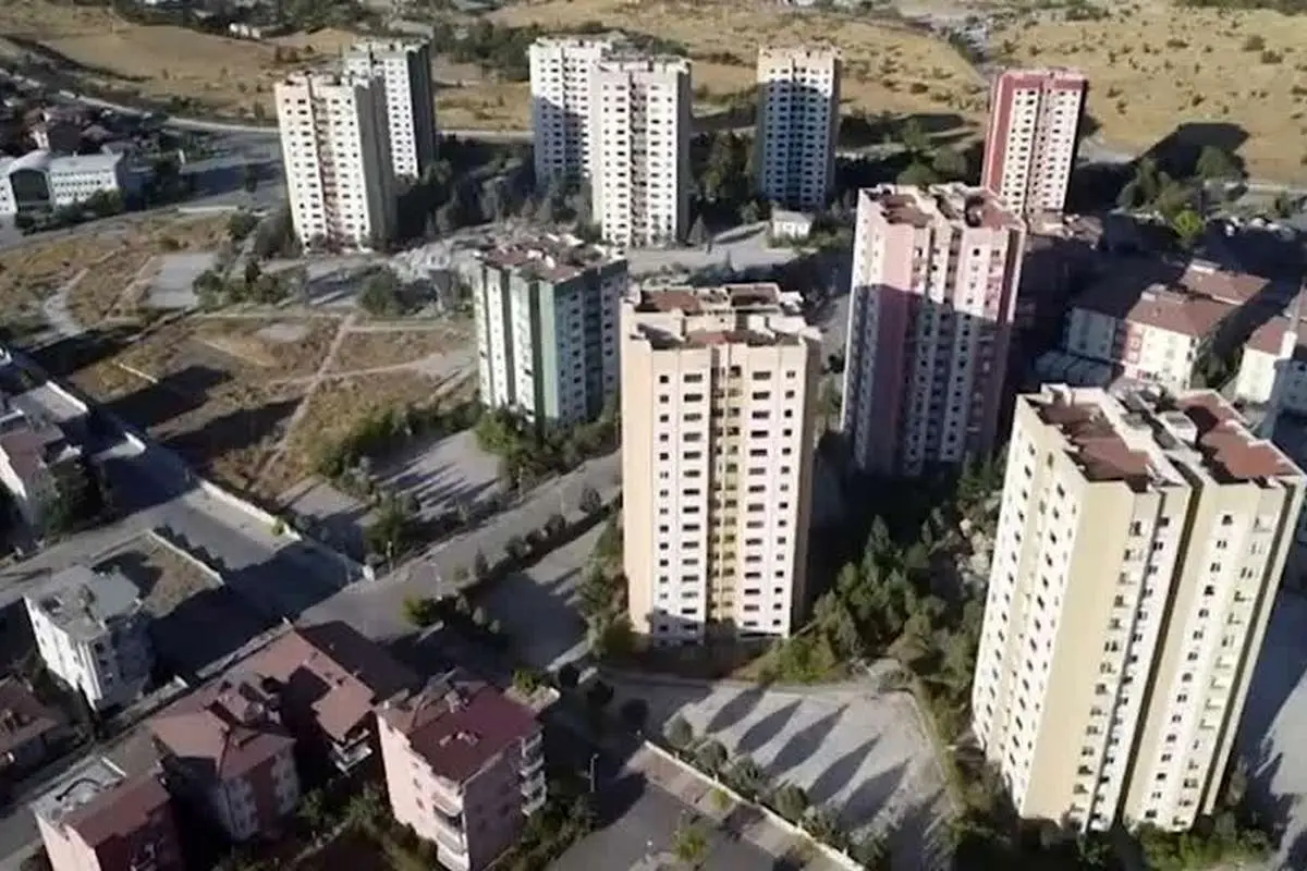 (ویدئو) لحظه تخریب ۹ ساختمان ۱۵ طبقه با مواد منفجره در ترکیه