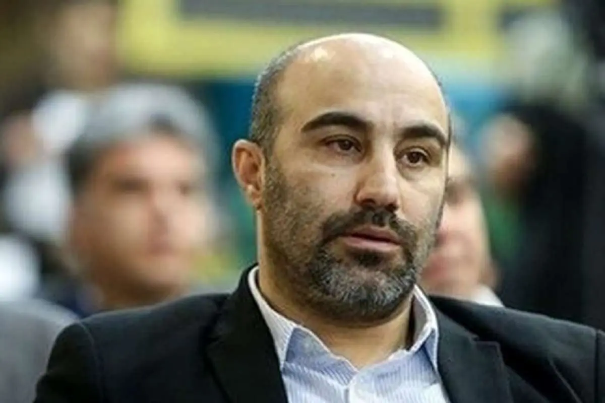 (تصویر) طعنه محسن تنابنده به مسئولان کشور درباره حضور رونالدو: آشغالها رو بریزید زیر فرش ...