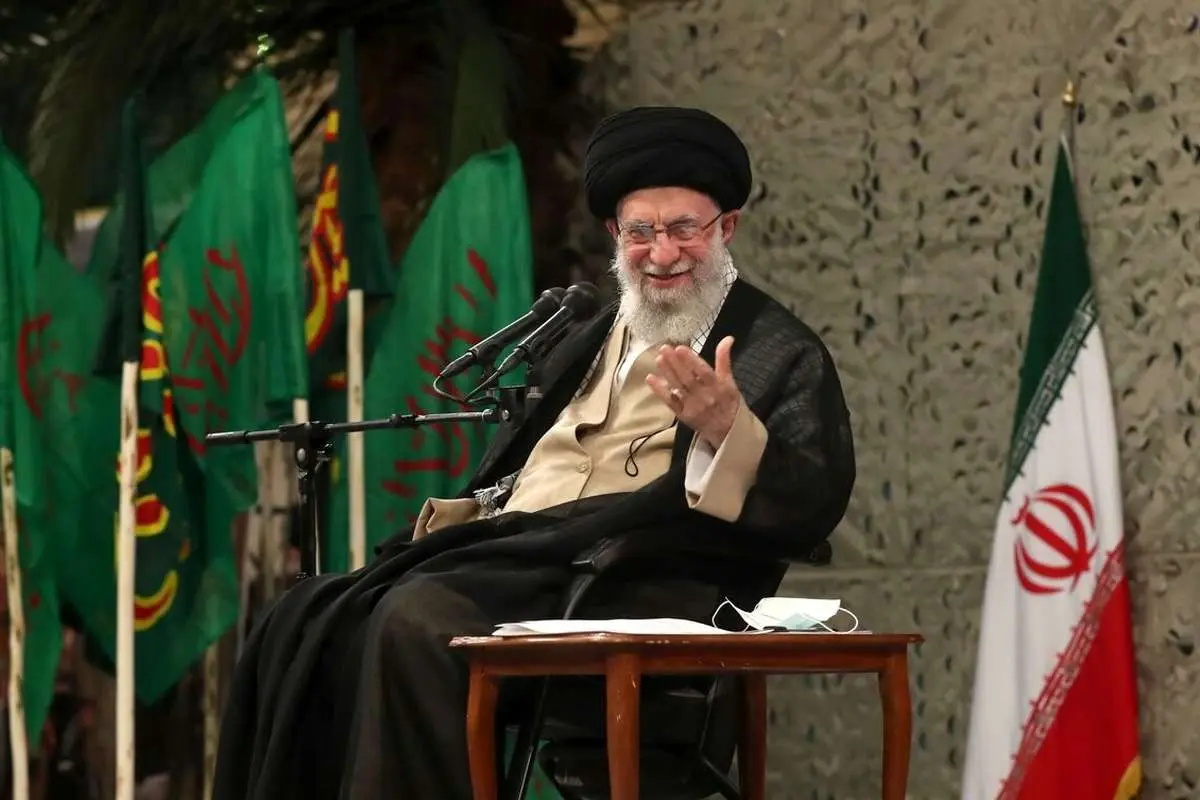 (تصاویر) دیدار پیشکسوتان و فعالان دفاع مقدس و مقاومت با رهبر انقلاب