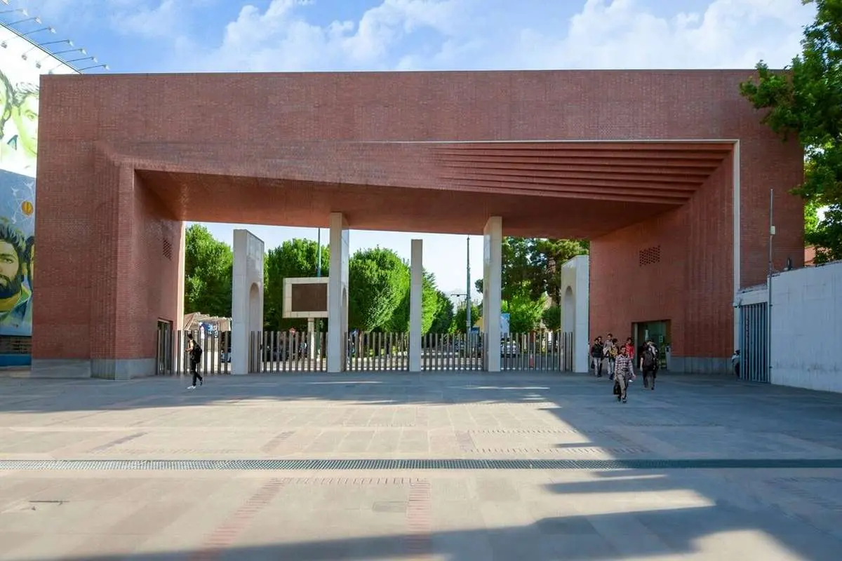 (عکس) ۱۳ فارغالتحصیل دانشگاه شریف در یک شب مهاجرت کردند