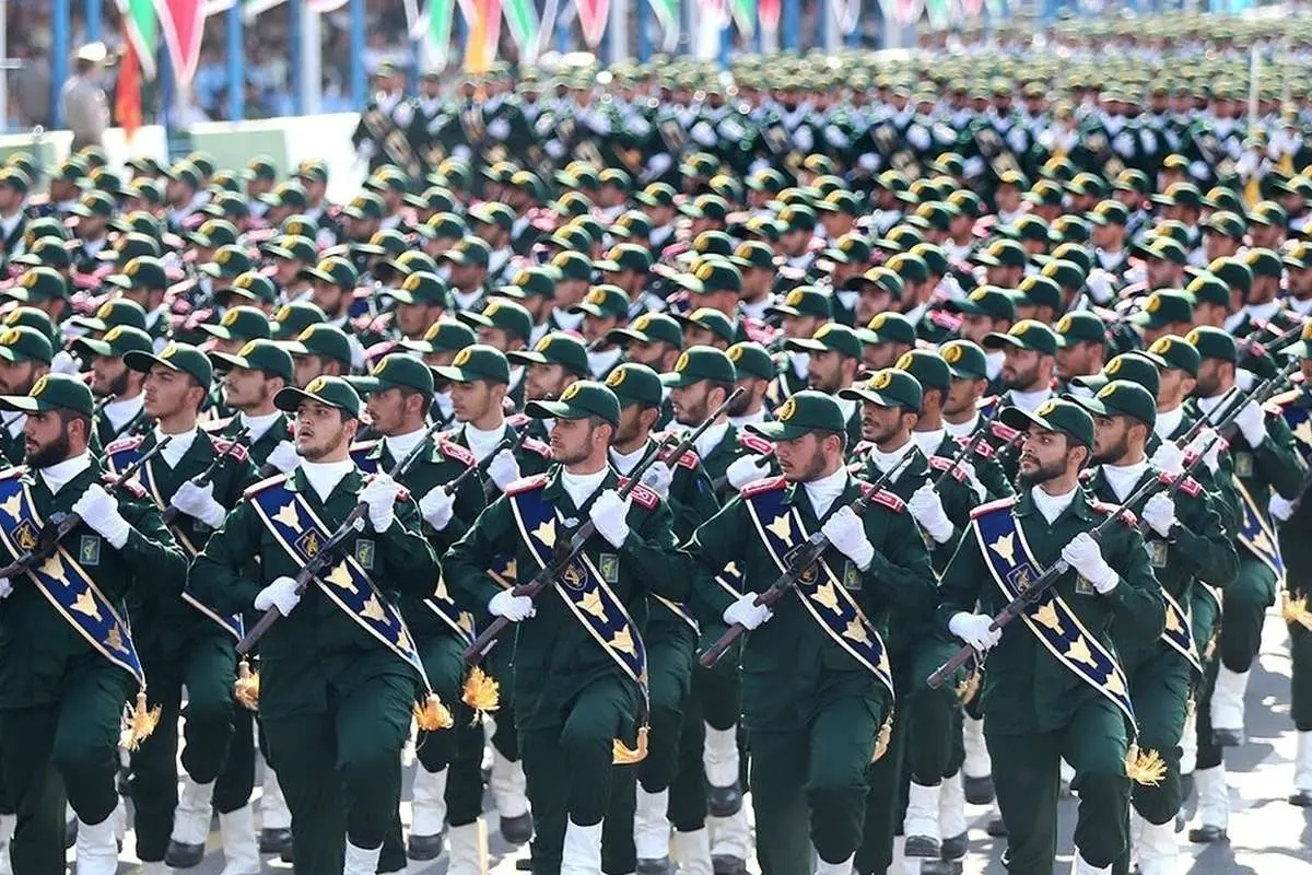 مراسم رژه نیروهای مسلح در تهران آغاز شد