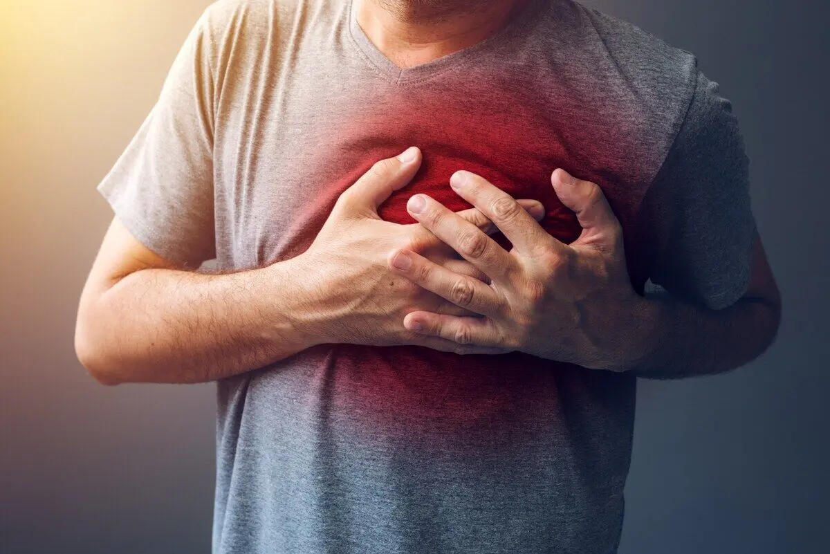یک ماه قبل از حمله قلبی این علائم بروز می‌کند