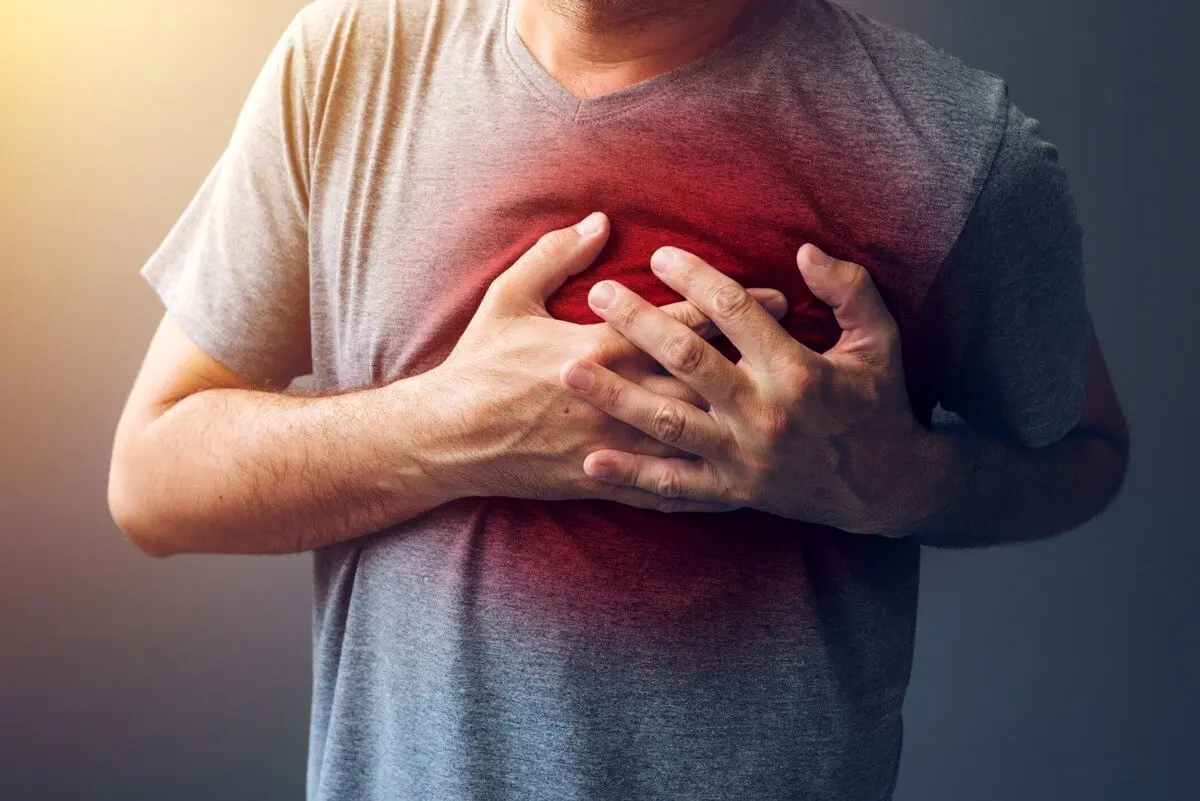 یک ماه قبل از حمله قلبی این علائم بروز می‌کند