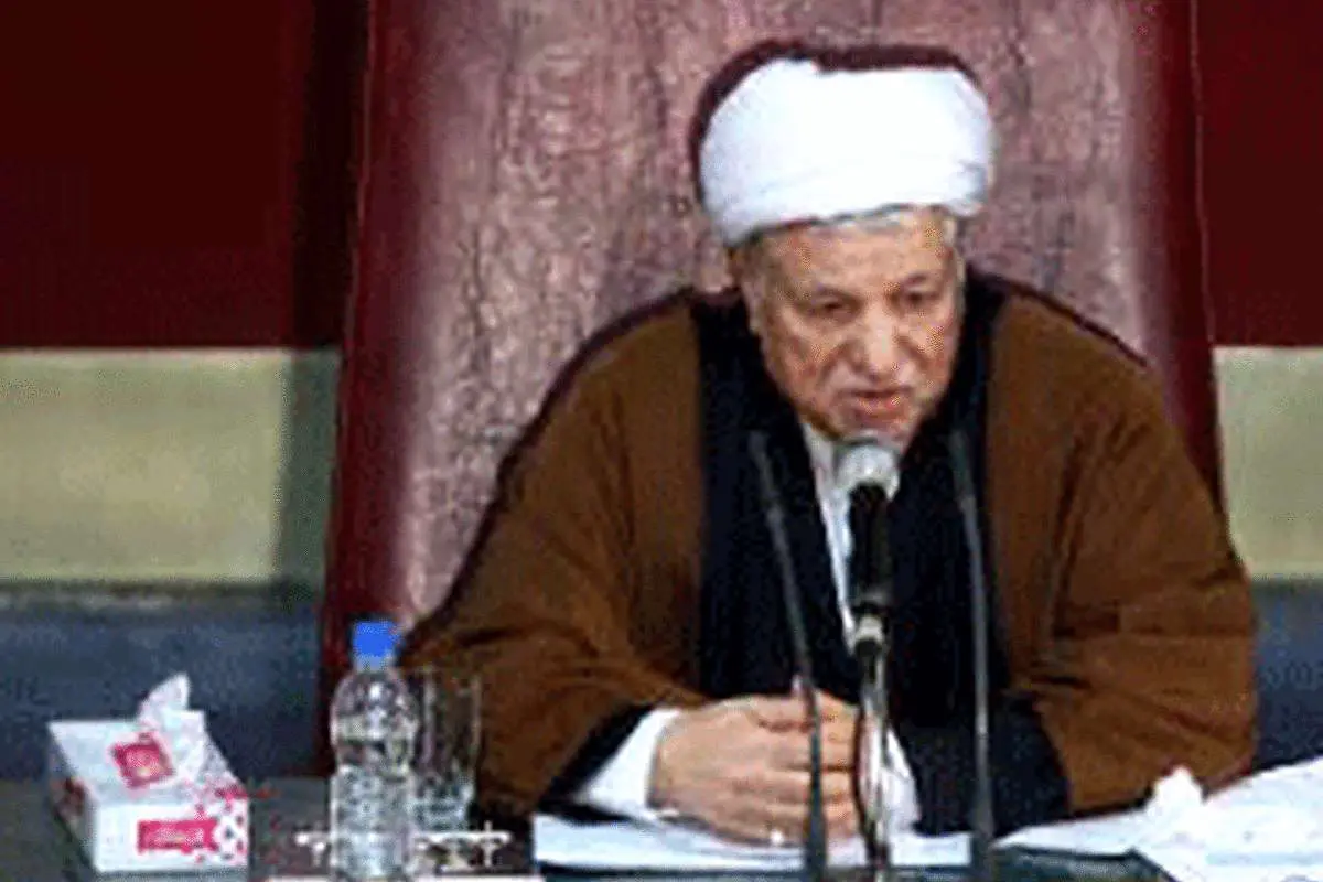 نگذاریم تيرها به سمت رهبری و نظام برود