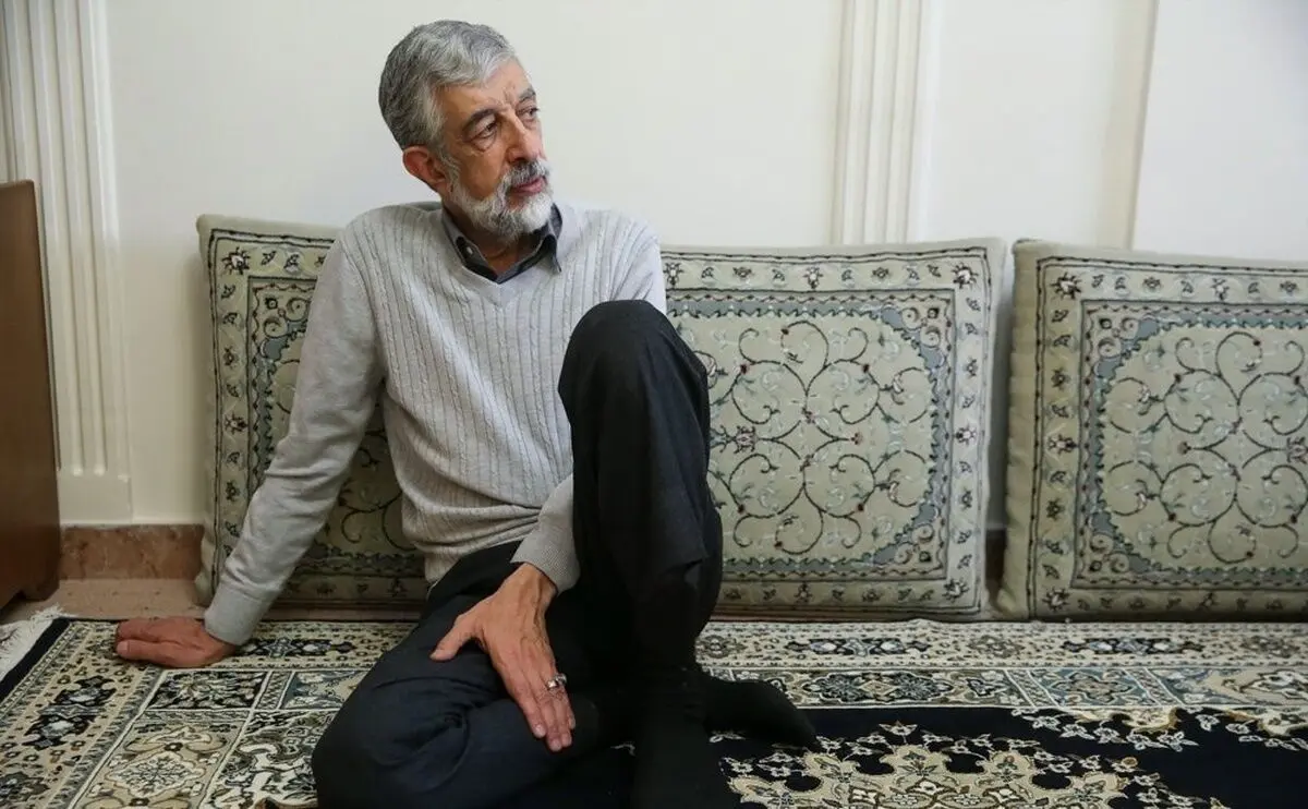 عکسی از برادر غلامعلی حدادعادل همراه با دوستانش