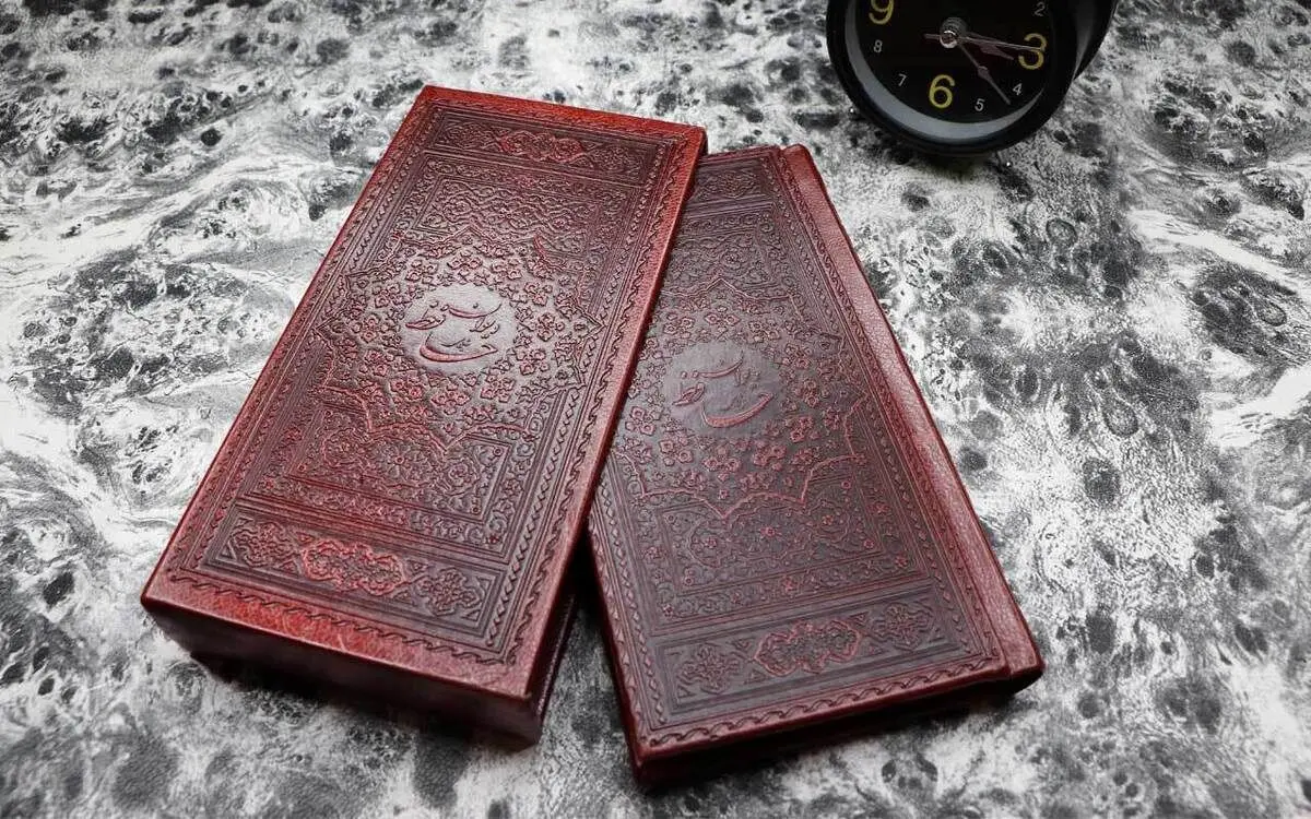 تفال به حافظ امروز دوشنبه ۱۰ مهرماه ۱۴۰۲؛ دهان تنگ شیرینش مگر ملک سلیمان است