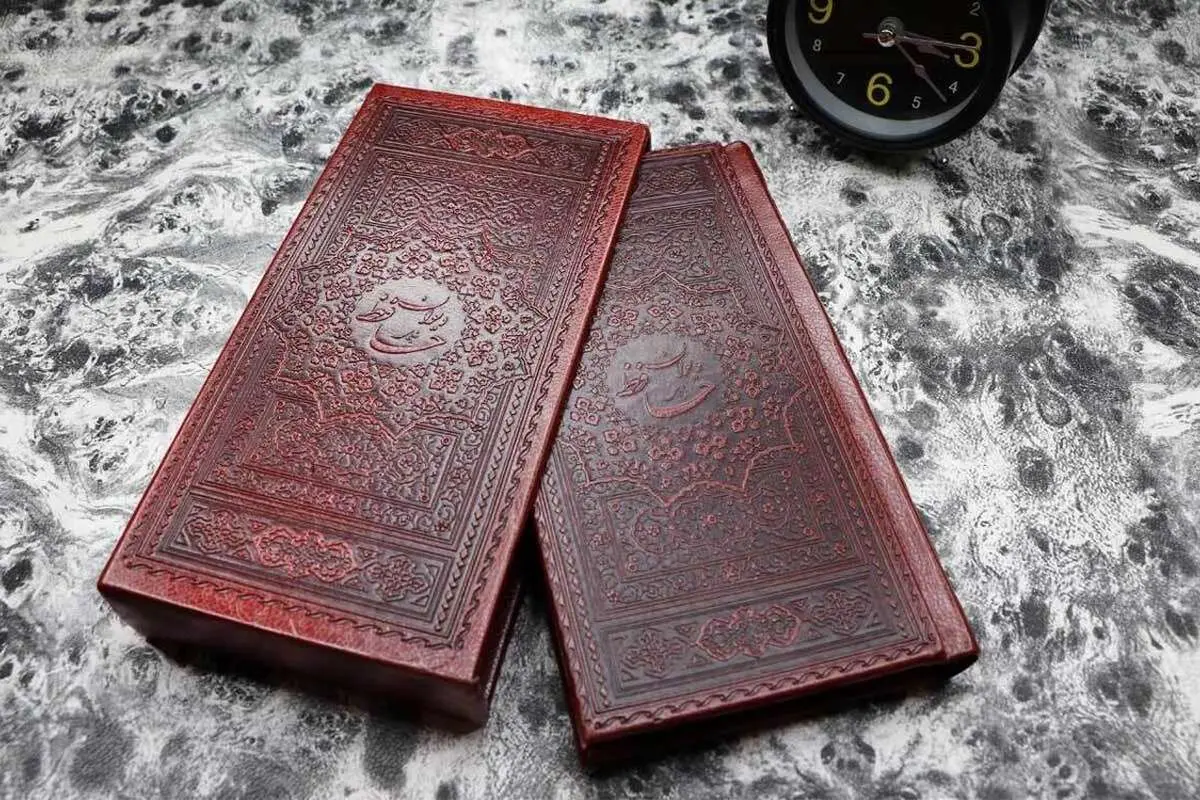 تفال به حافظ امروز دوشنبه ۱۰ مهرماه ۱۴۰۲؛ دهان تنگ شیرینش مگر ملک سلیمان است