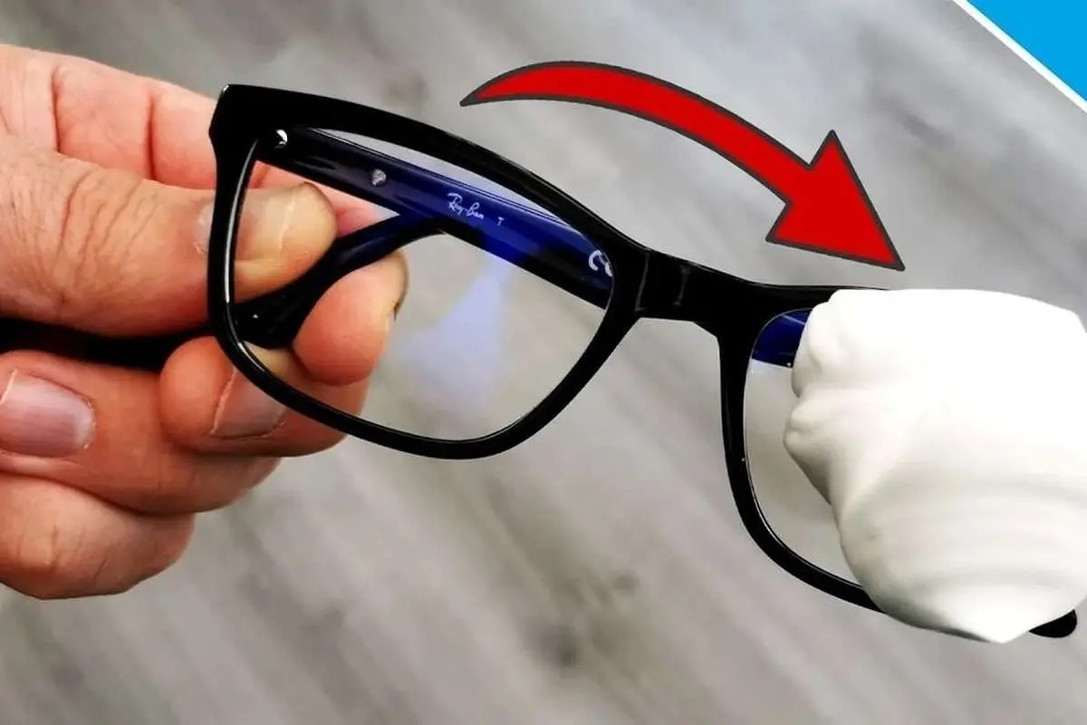 (ویدئو) کرم موبر، شیشه عینک را تمیز میکند؟