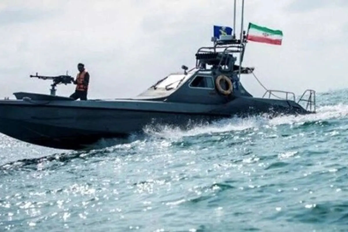 ۴ فروند شناور در دریای عمان توقیف شد/ انهدام ۲ باند بزرگ قاچاق اسلحه و مواد مخدر
