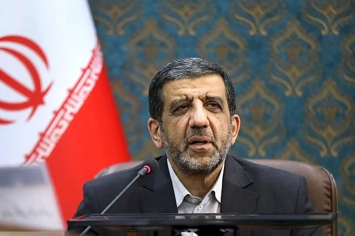 عزتالله ضرغامی: شوخی میکنم، تلفن رییسجمهور مدام زنگ میخورد