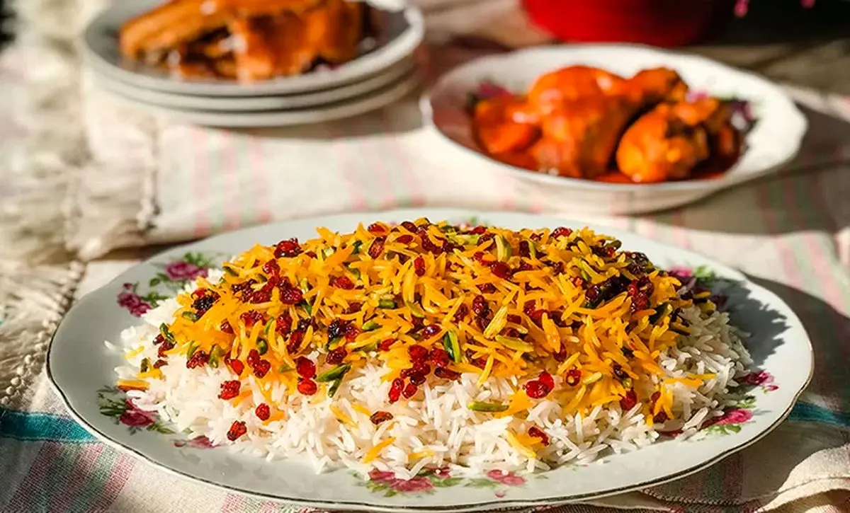 (ویدیو) طرز تهیه زرشک پلوی مامان‌پز
