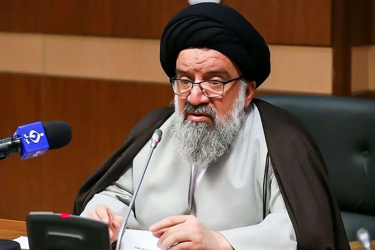 احمد خاتمی: نظام اسلامی برانداختنی نیست
